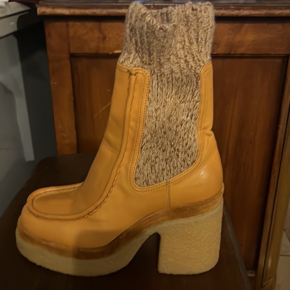 Chloe Jamie Platform Chelsea Boot US size 8. EU size 38. New with box. - Picture 7 of 7